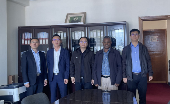 杨杰拜会埃塞俄比亚财政部中国合作事务部负责人德米苏·莱玛1.png