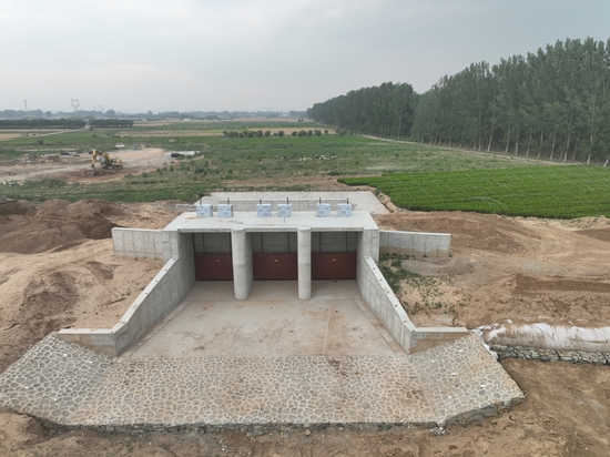 水闸 (1).JPG